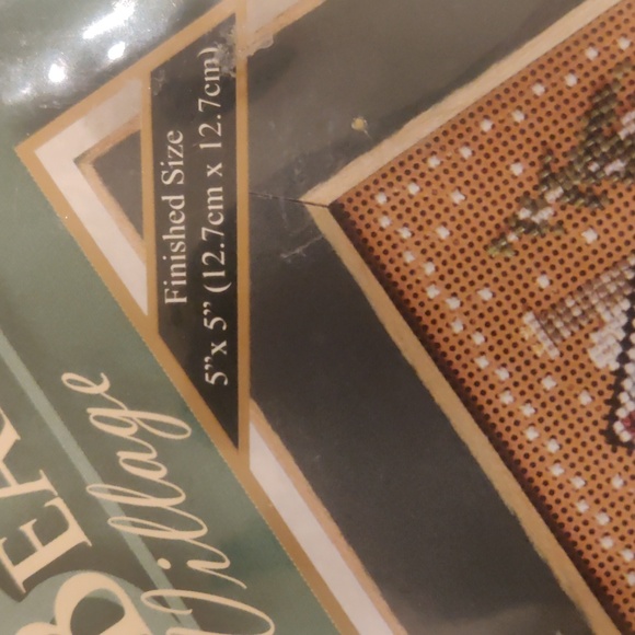 Mill Hill Queen Anne HouseBeaded Counted Cross Stitch Kit MH14-7301 Buttons & Be - Picture 3 of 4